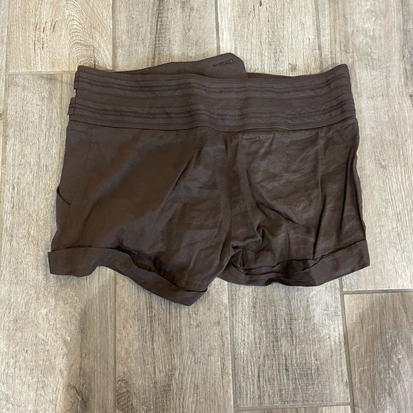 Brown dress shorts - Picture 3 of 4